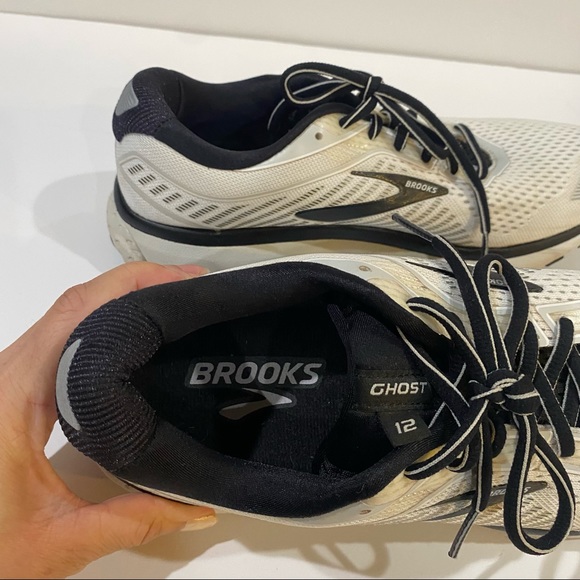 Brooks Mens Ghost Runner 12 White and Black Color way Size 8.5 - Picture 5 of 7